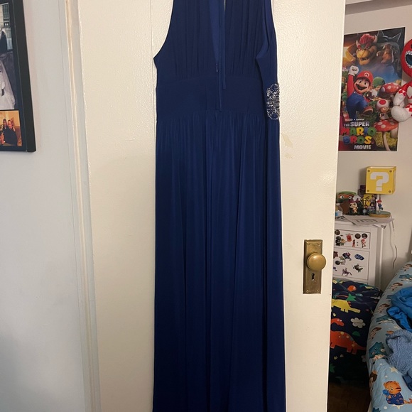 RM Richard’s gown royal blue color it is size 14P also has been hemmed. - Picture 4 of 7